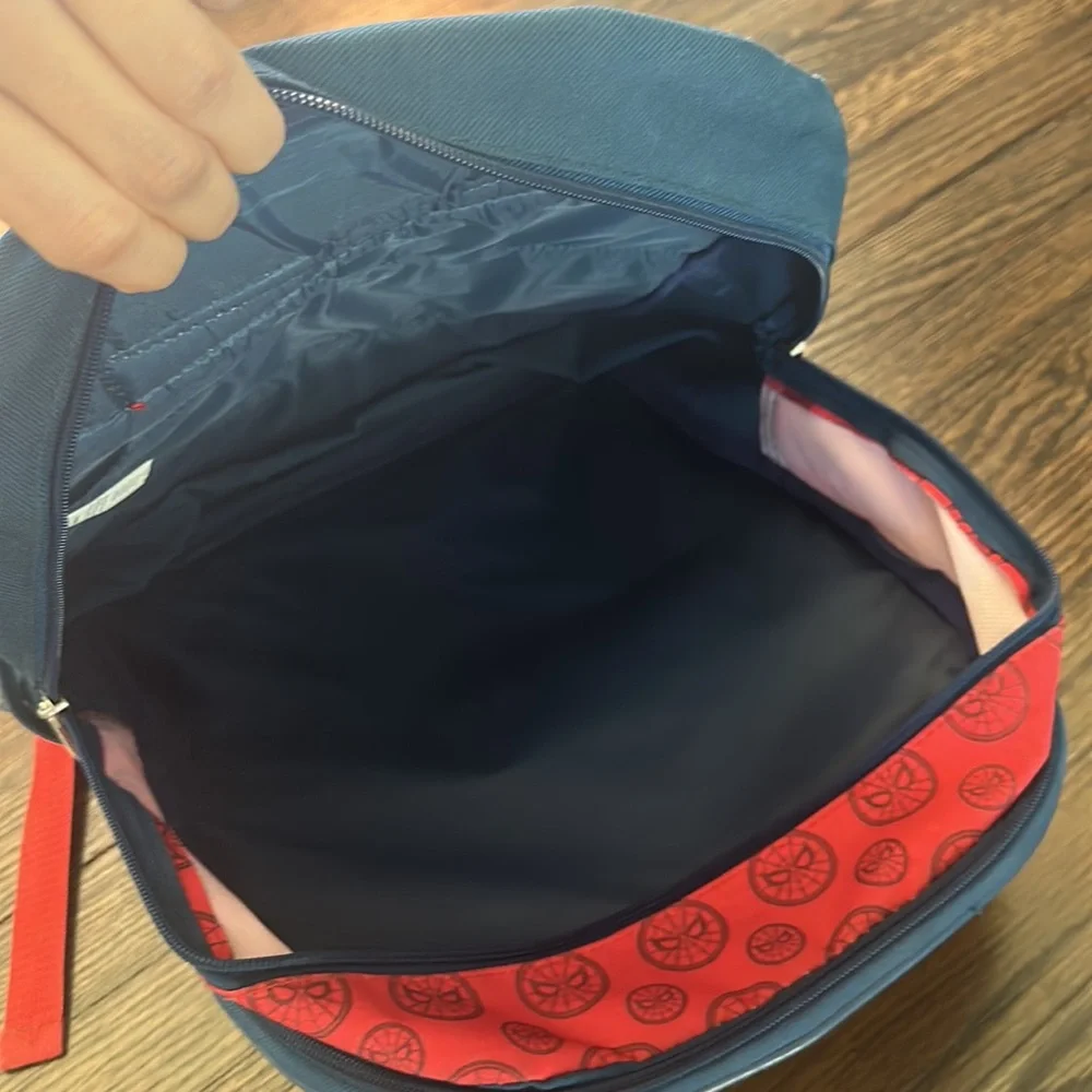 Marvel- Hard Shell- BackPack - Picture 4 of 7